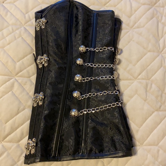 Corset - Picture 3 of 3